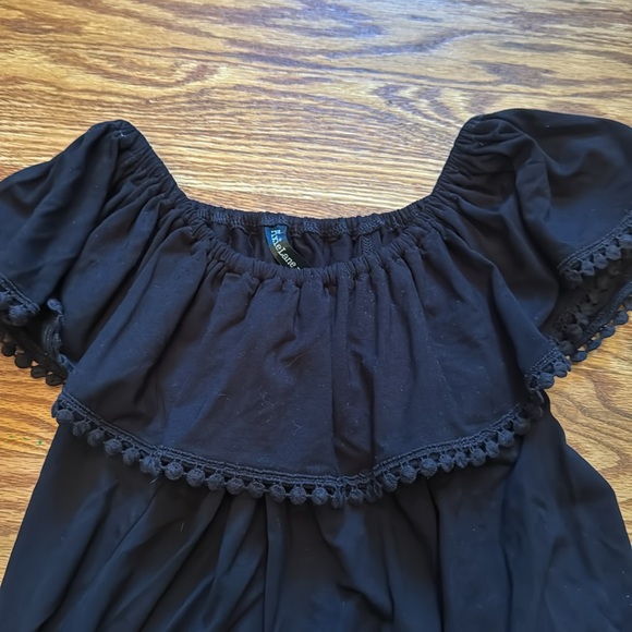 PixieLane top that can be worn off the shoulder, on or one shoulder super cute! - Picture 2 of 4